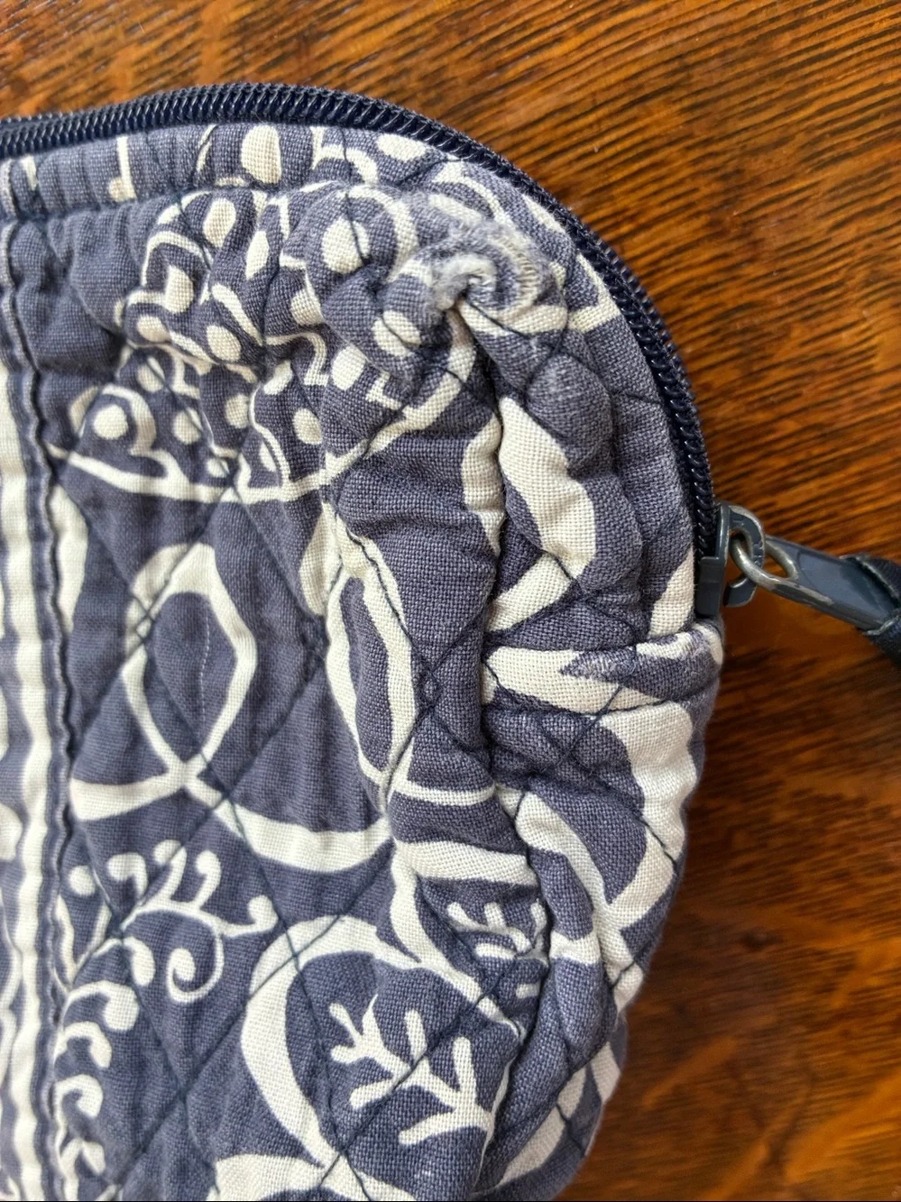 Vera Bradley Twirly Birds makeup bag navy discontinued style!